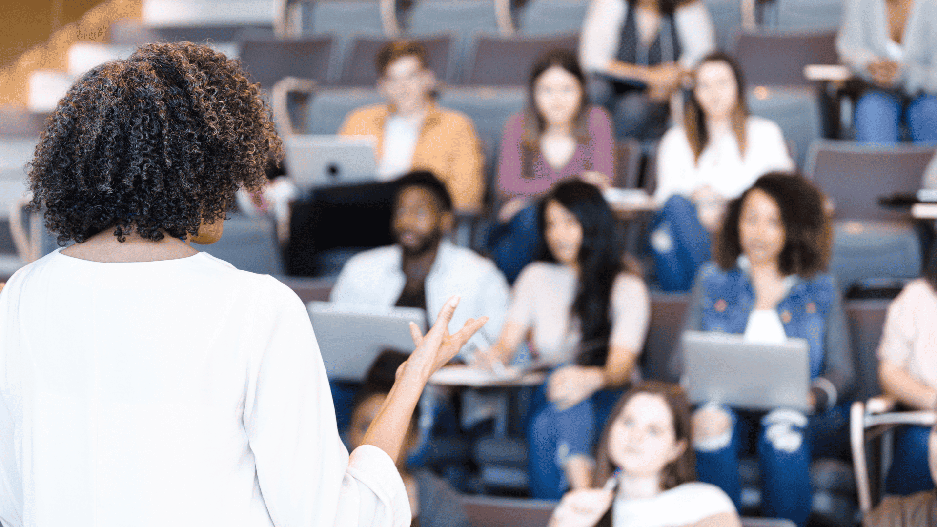 UFPA abre seleção para professores-bolsistas e monitores de Português como Língua Estrangeira/Adicional